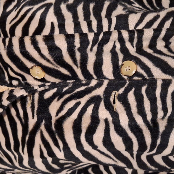 Very Classy Animal Print Jacket - Picture 2 of 3